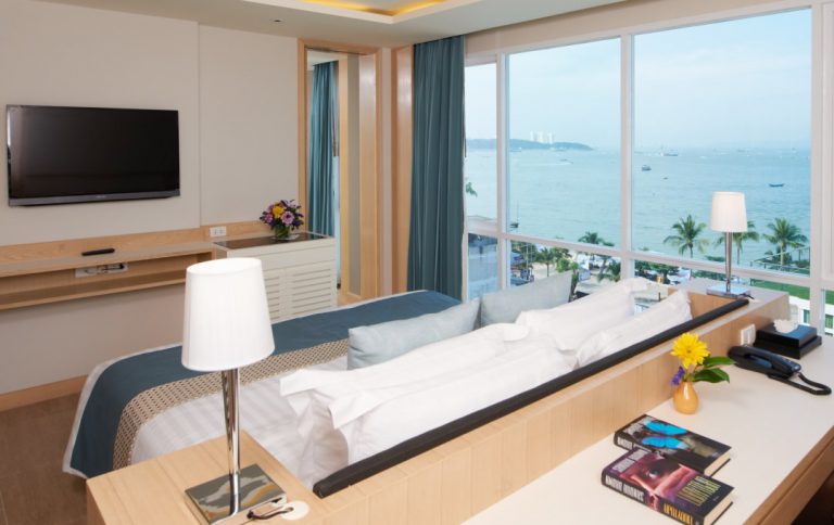  : One Bedroom Suite Ocean View