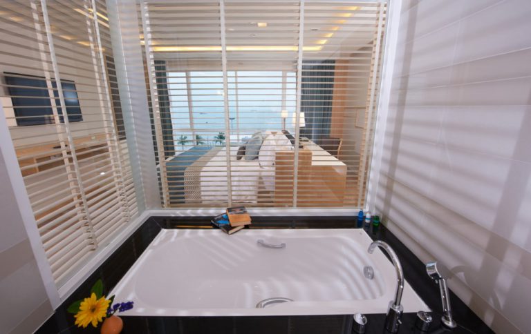  : One Bedroom Suite Ocean View