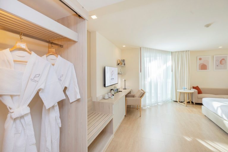  : Deluxe City View Room