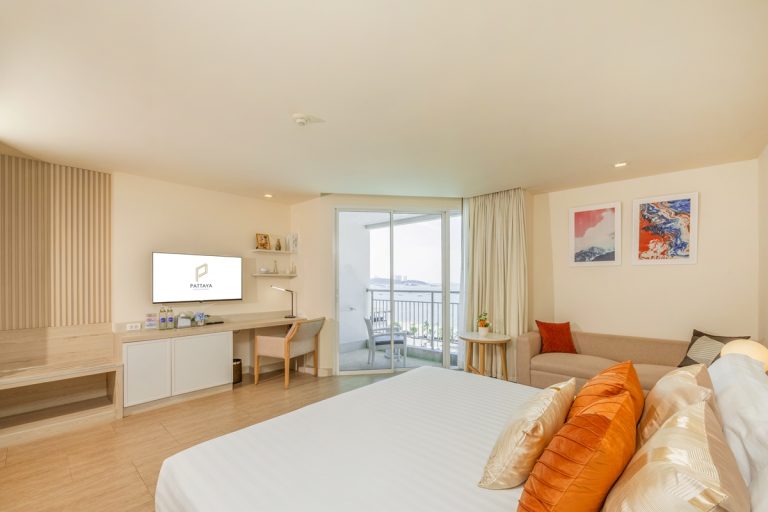  : Deluxe Ocean View Room