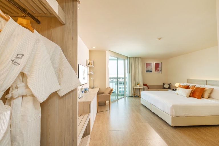  : Deluxe Ocean View Room