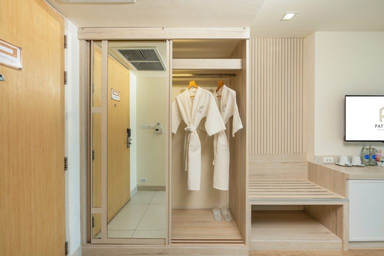  : Deluxe Ocean View Room