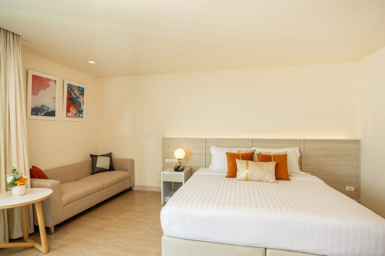  : Deluxe Ocean View Room